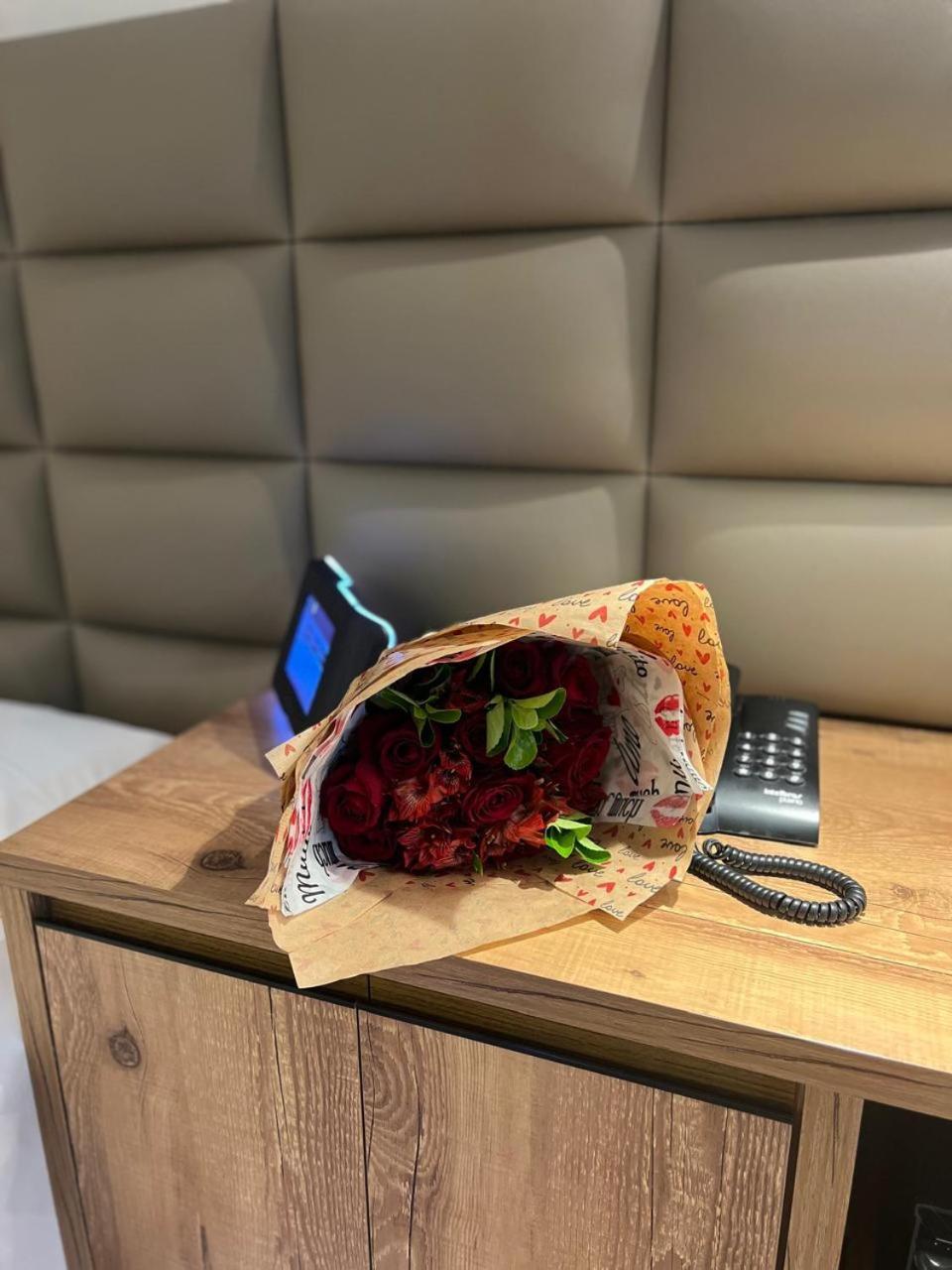 情趣飯店 Status