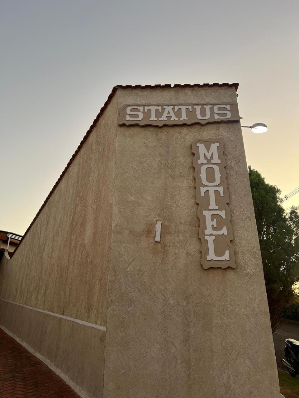 Status Love hotel